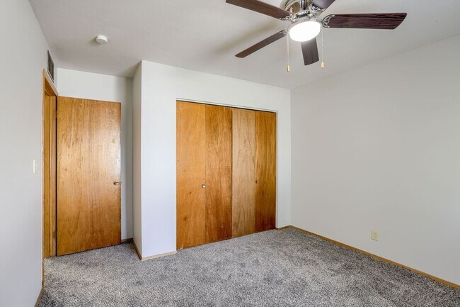 Building Photo - 5336/5338/5340 Ervin St Triplex