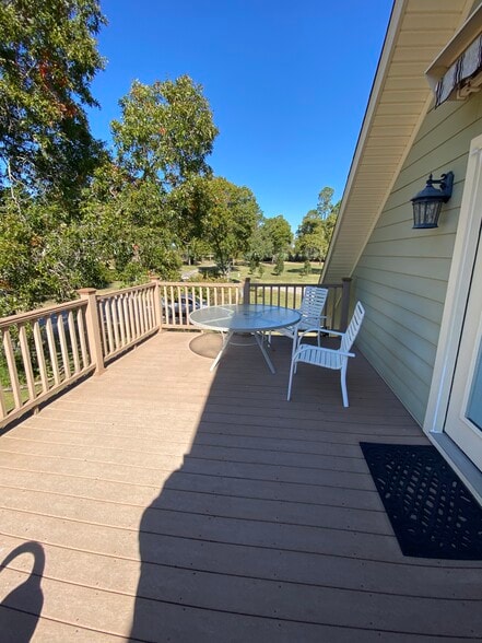Deck - 970 Shell Bluff Dr