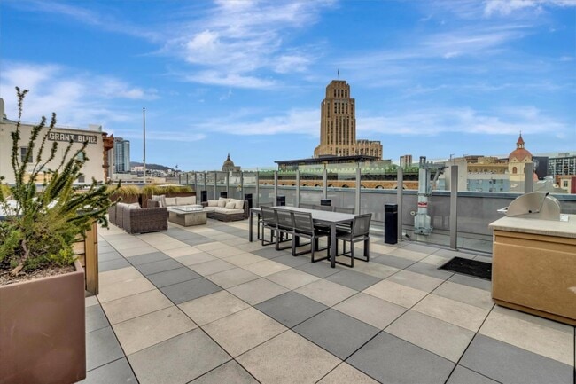 Building Photo - 1075 Market St