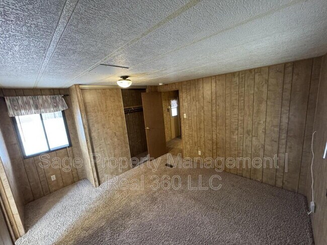 Building Photo - 7635 E Golf Ave