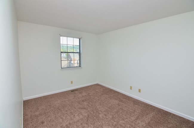 Building Photo - 931 Brentwood Pointe
