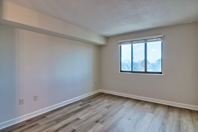 Building Photo - Modern Luxury Condo in Middleborough – Rec...