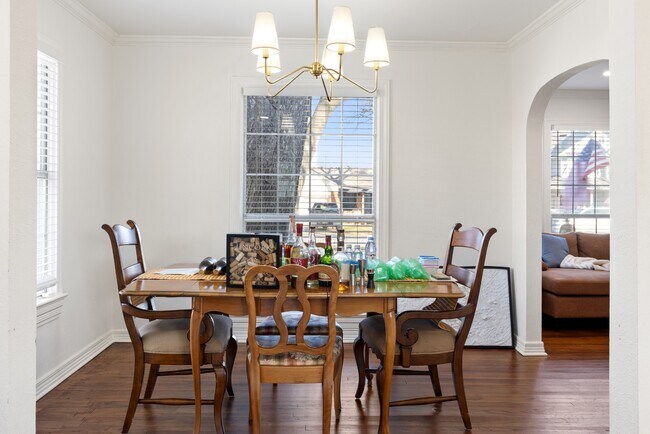 Building Photo - Updated Garland Home