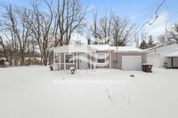 Building Photo - 991 Bryce Ave