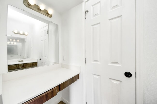 Building Photo - 3600 Jeanetta St