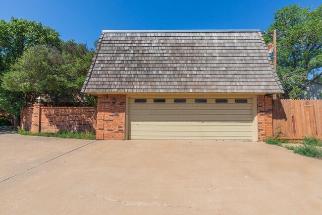 Building Photo - 6200 Belpree Rd