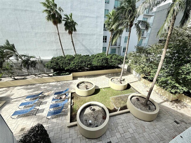 Building Photo - 253 NE 2nd St