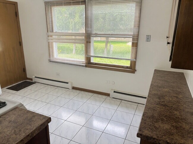Building Photo - 9270 Courtland Dr