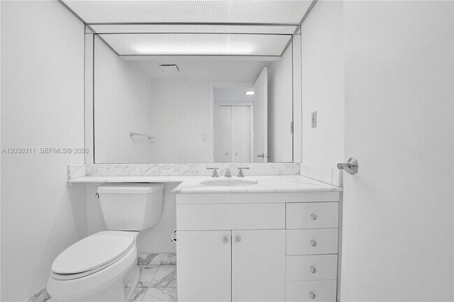 Building Photo - 19707 Turnberry Way
