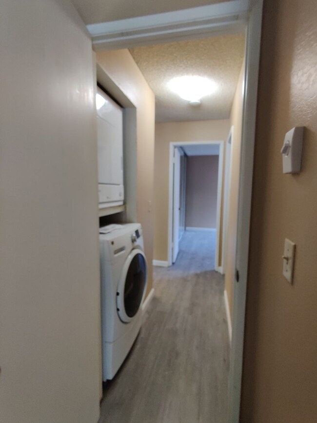 Building Photo - Beautiful  2 beds and 2 baths condon locat...