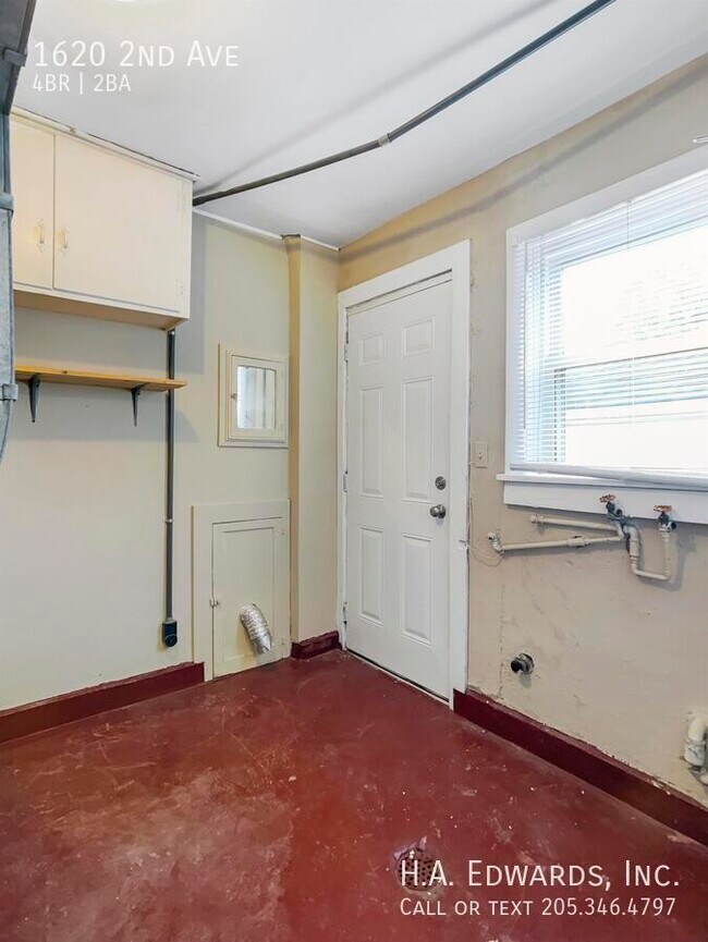 Building Photo - 1620 2nd Ave