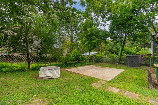 Building Photo - 4905 Lee Ave