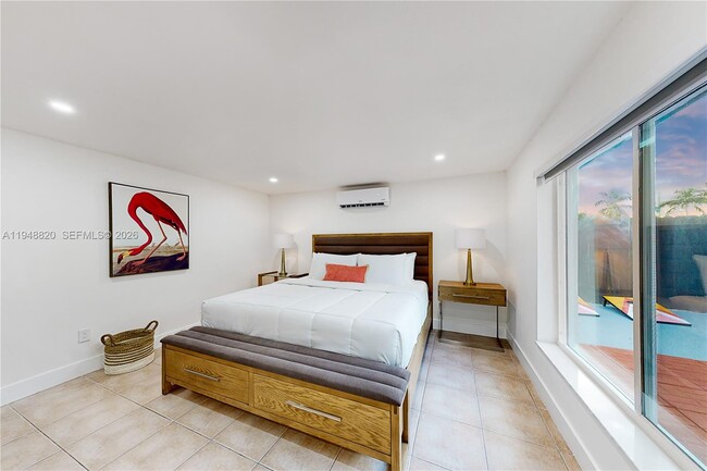 Building Photo - 4711 SW 42nd Terrace