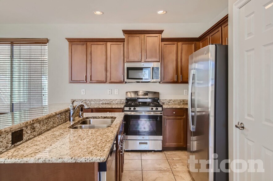 Building Photo - 19193 E Swan Dr