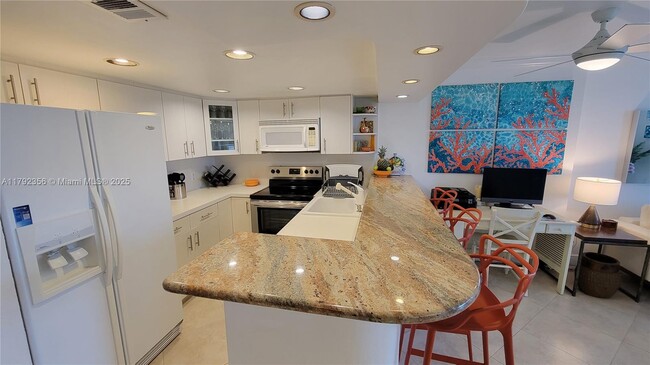 Building Photo - 401 Ocean Dr