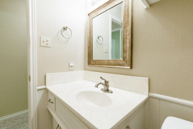 Building Photo - 3406 65th Dr