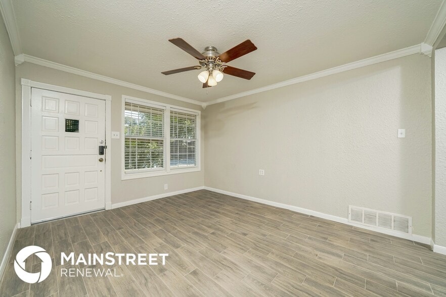 Building Photo - 2937 Larry Dr