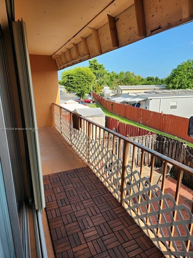 Building Photo - 870 SW 129th Pl