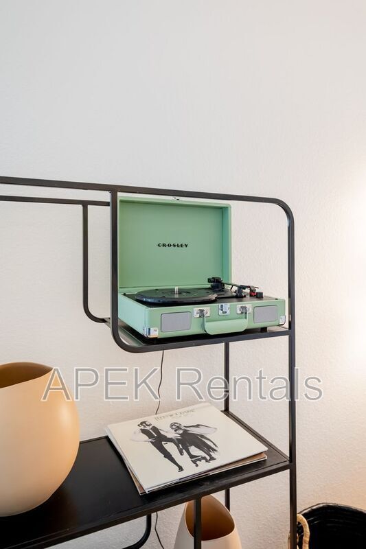 Building Photo - 61493 Desert Air Rd