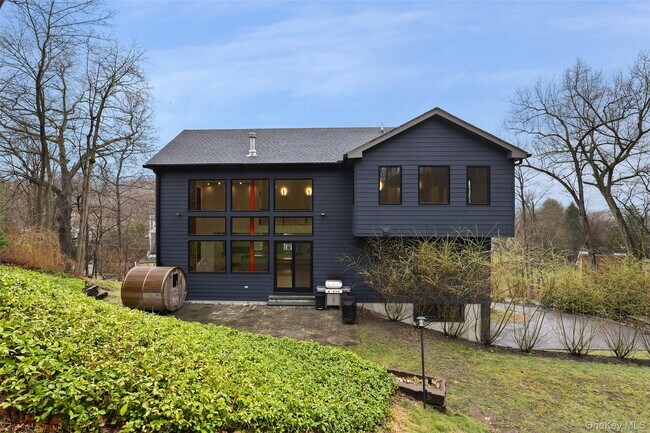 Building Photo - 18 Hillside Ave