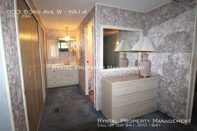Building Photo - 603 63rd Ave W