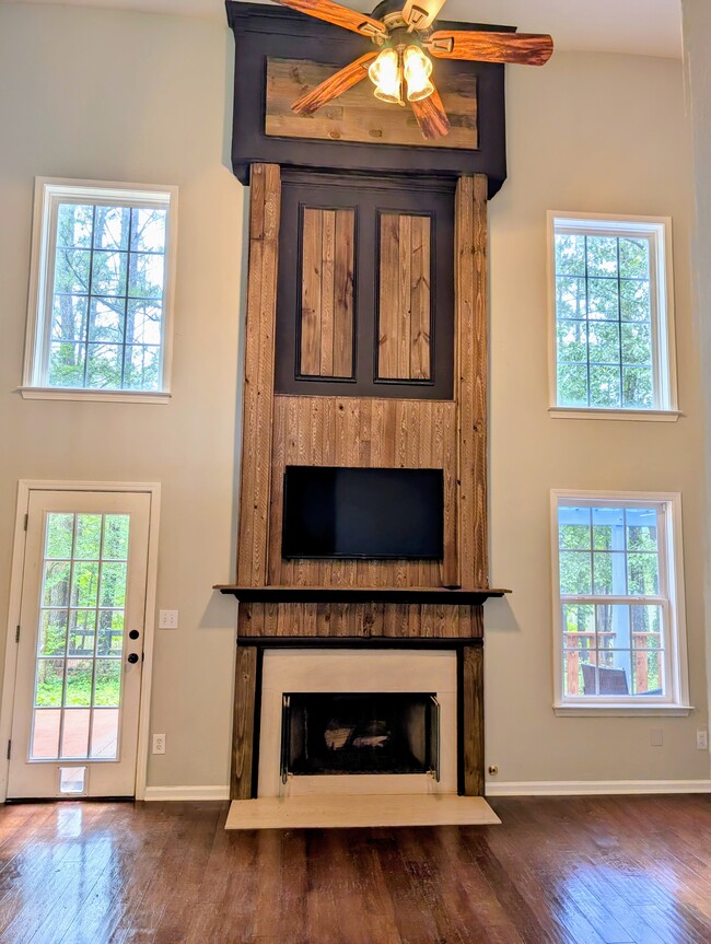 Building Photo - 13125 Morningpark Cir