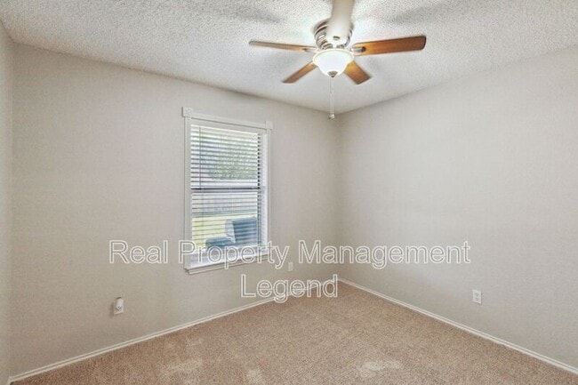 Building Photo - 327 Alyse Rd