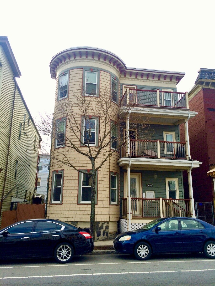 Building Photo - 1085 Dorchester Ave