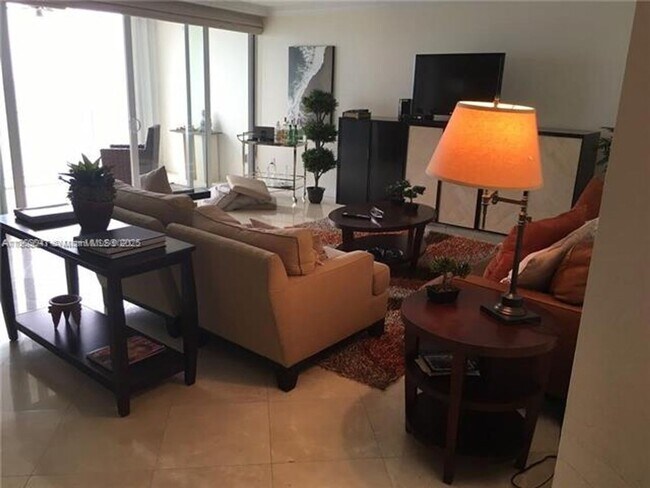 Building Photo - 881 Ocean Dr