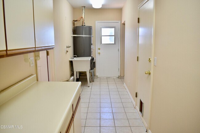 Building Photo - 26033 Adamor Rd