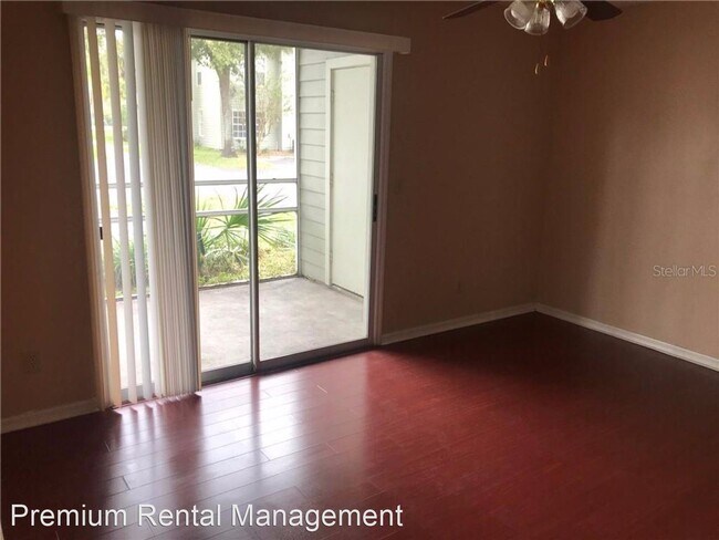 Building Photo - 2 br, 1 bath House - 6118 Westgate Dr #104