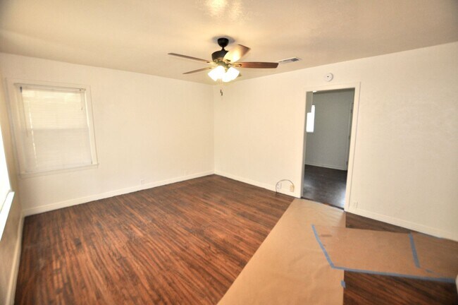 Building Photo - FOR LEASE! Newly Remodeled 2 BR - 1 BA - 1...
