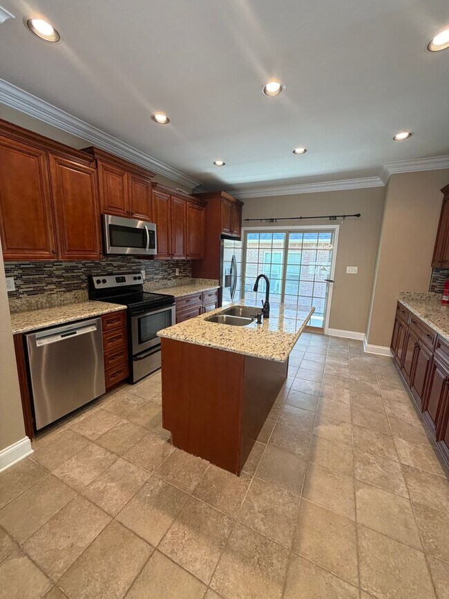 Building Photo - 266 Turnberry Circle