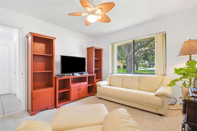 Building Photo - 2573 Oakleaf Ln