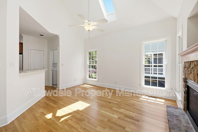 Building Photo - 223 Kinvara Ct