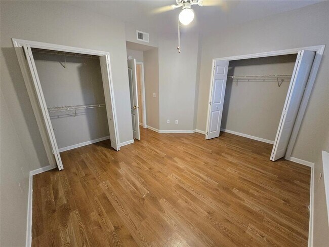 Building Photo - 6000 Shepherd Mountain Cove