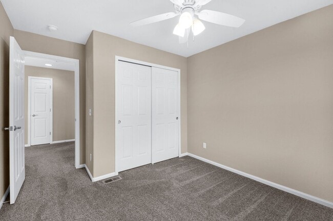 Building Photo - LIGHT AND BRIGHT 3 BED/2.5 BATH HOME IN MONUMENT!