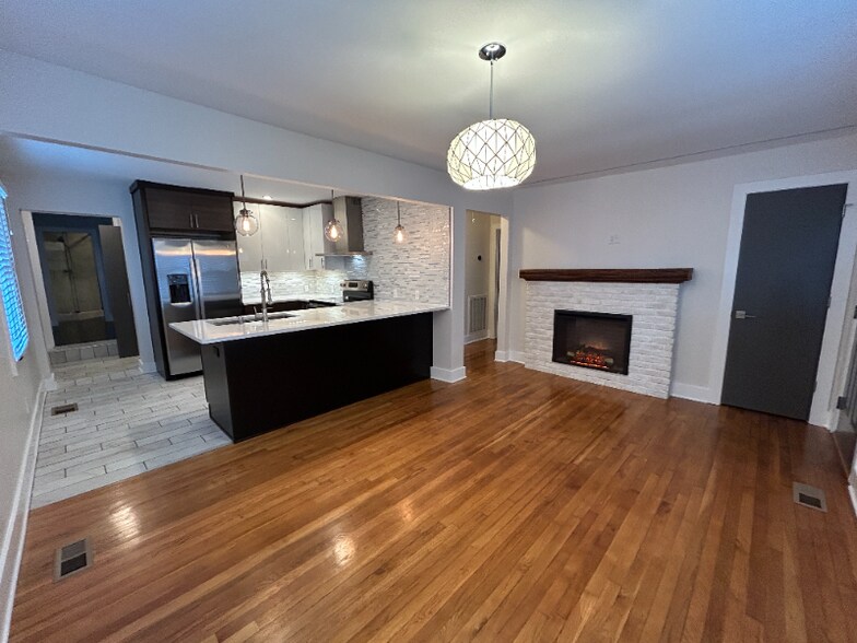 Building Photo - 1119 Davidson St