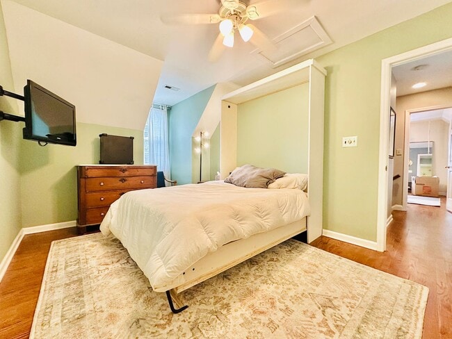Building Photo - Charming Country Cottage Only 23 Mins from...