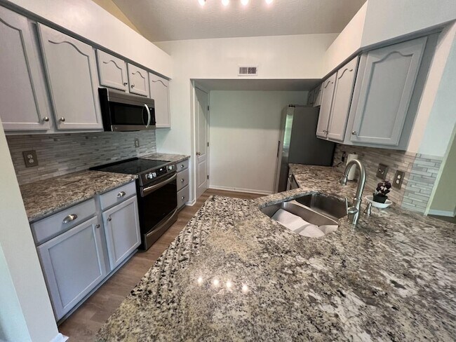 Building Photo - 1468 Taramore Dr