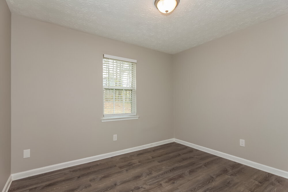 Building Photo - 915 Walnut Creek Ln