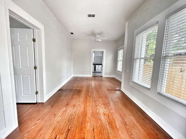Building Photo - Charming 2 Bedroom, 2 Bath Home on Corner ...