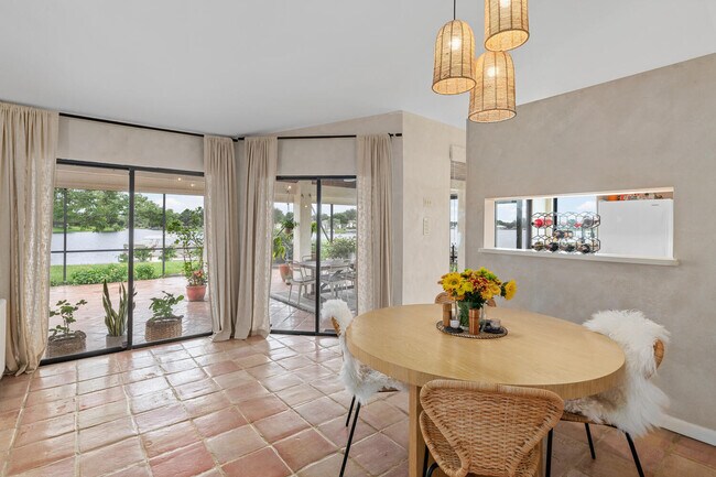 Building Photo - 12541 Shoreside Ln