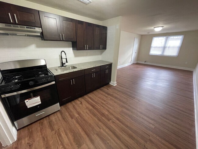 Primary Photo - NEWLY RENOVATED 1 BEDROOM 1 BATHROOM APART...