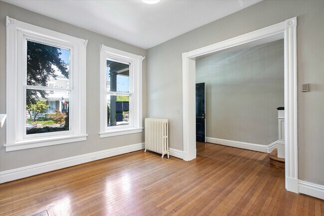 Building Photo - 2105 Stuart Ave