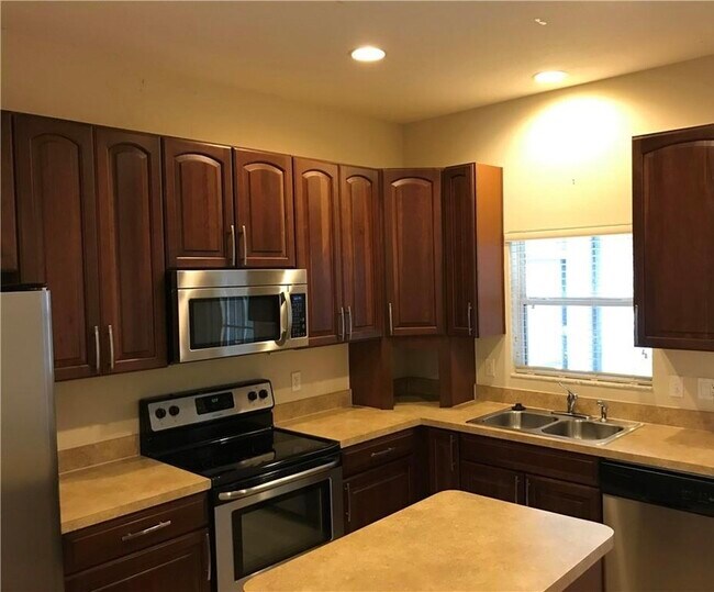 Building Photo - 2628 Corona Borealis Dr