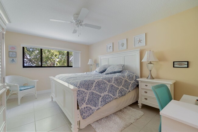 Primary Photo - 12524 Shoreline Dr