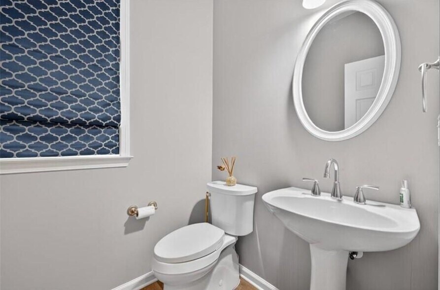 Building Photo - 740 Mayfair Ct