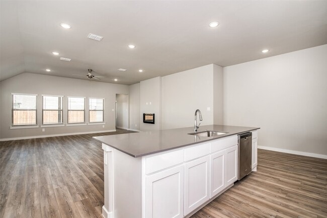 Building Photo - 6231 Tawakoni Ln