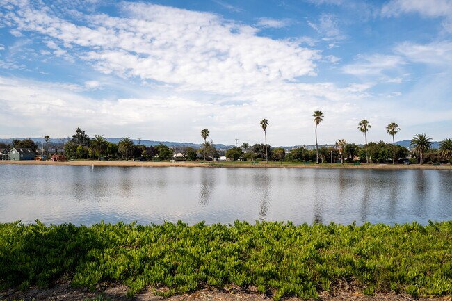 Building Photo - 1034 Shoal Dr